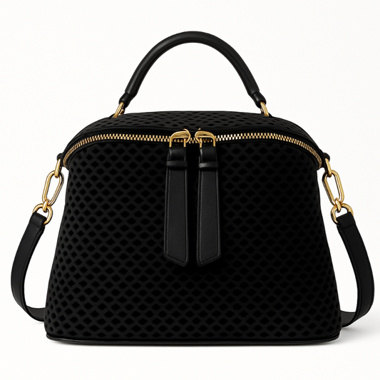 Handtasche mit ganz weißem Hintergrund