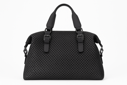 Schwarze Tasche mit weißem Hintergrund